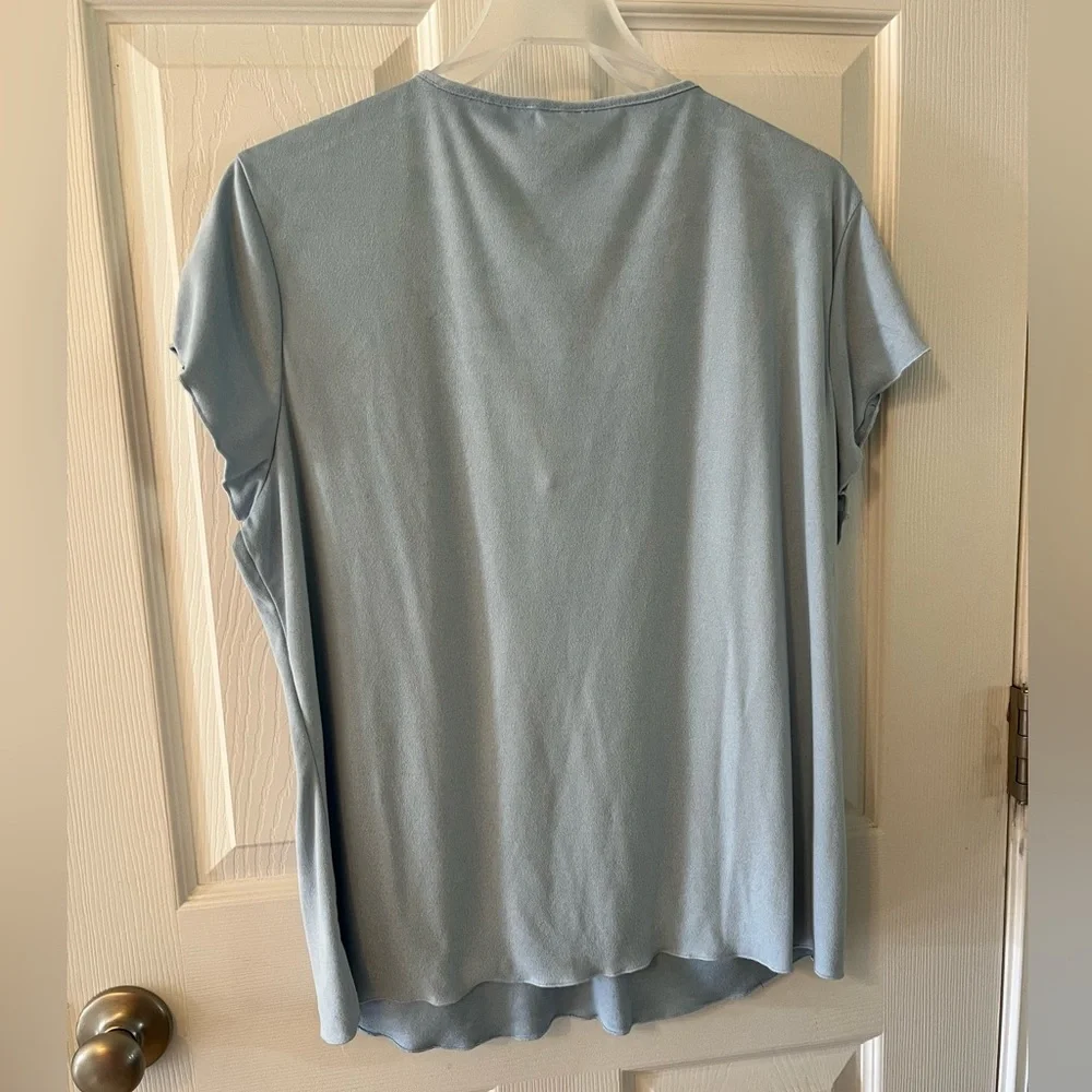 Authentic Faded Glory Light Blue Short Sleeve U-Neck Shirt - Picture 3 of 9